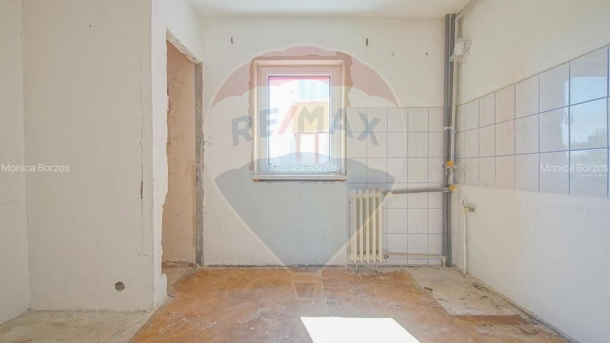 Apartament cu 2 camere de vanzare de renovat,  Bartolomeu - 1