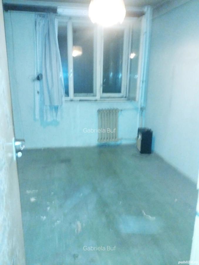 Vand apartament cu patru camere - 4 Vand apartament cu patru camere - 4