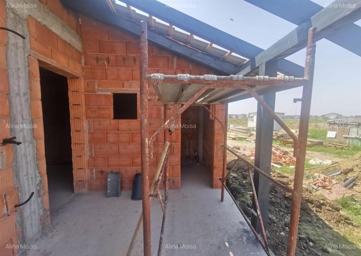 Duplex pe plan - 2 bai - canalizare - personalizare interioa - 5