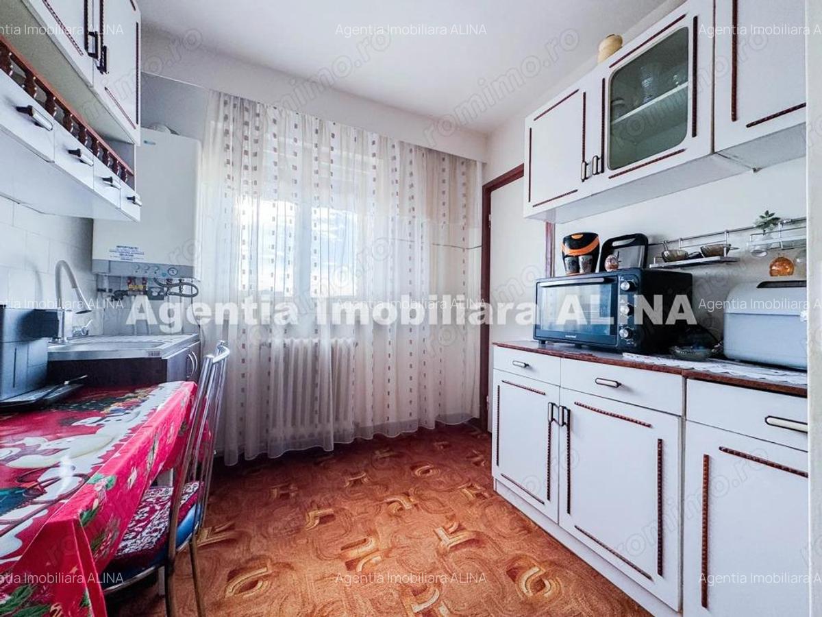 Ap. 2 camere in Deva, zona Balcescu, suprafata utila 56 mp, decomandat, etaj 4. - 4