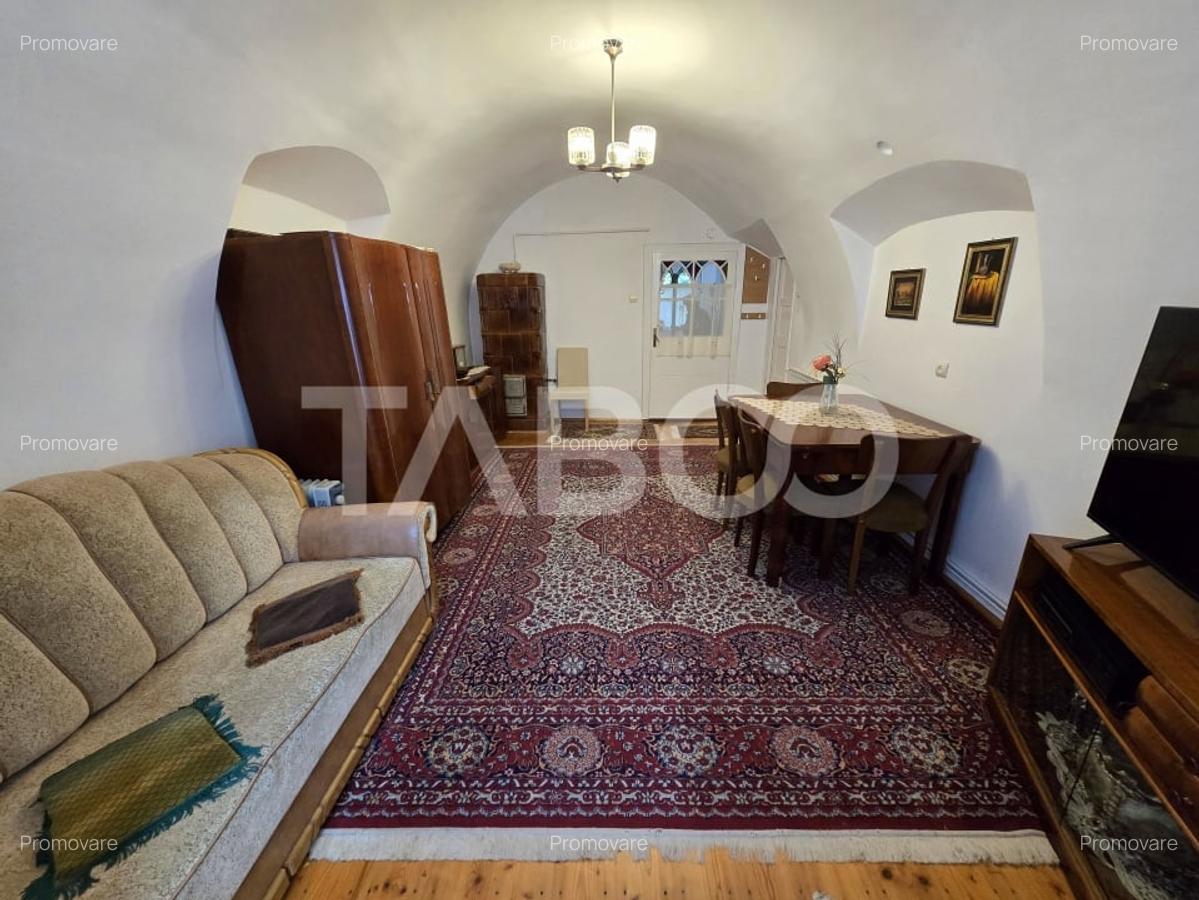 Casa individuala de vanzare curte proprie pivnita Orasul de Jos Sibiu - 3