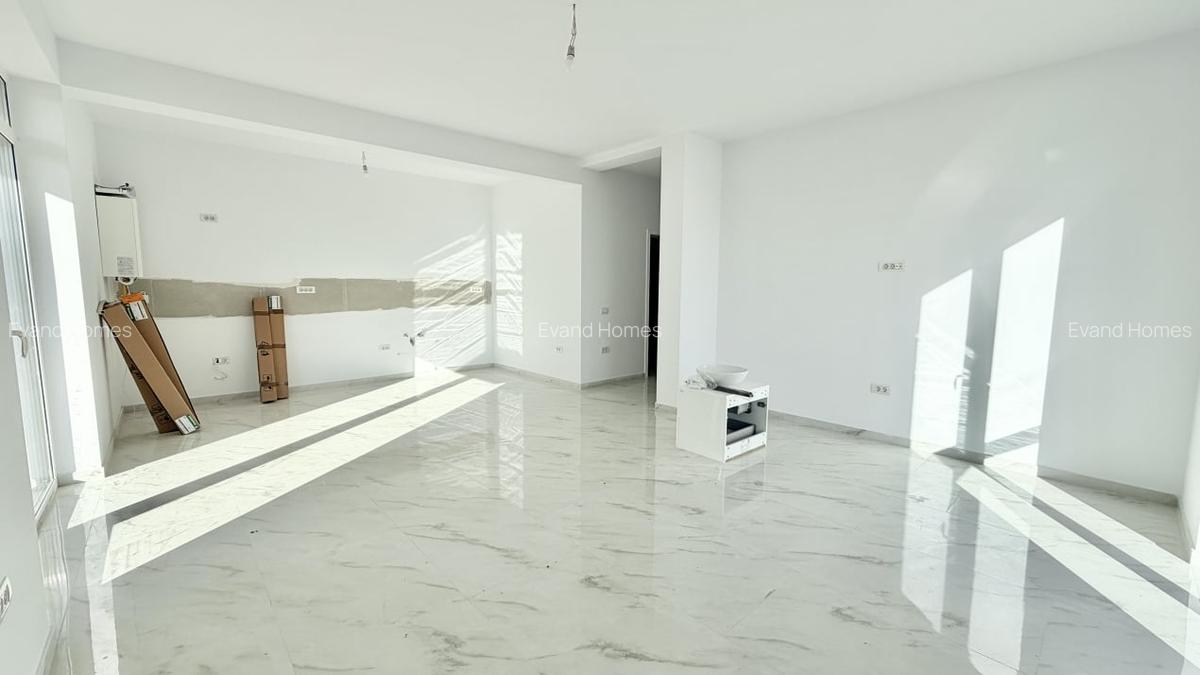 Comision 0% Apartament 2 camere cu gradina de 140 mp + Asfalt - Mosnita - 2