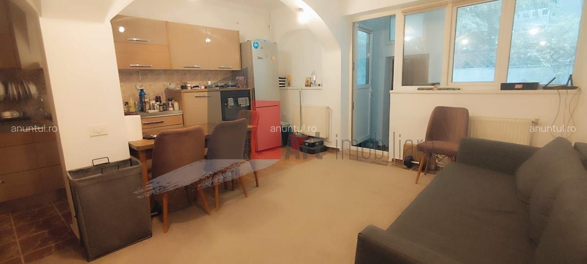 Piata Rosetti, casa Yeni, constructie 2002, finisata complet - 6