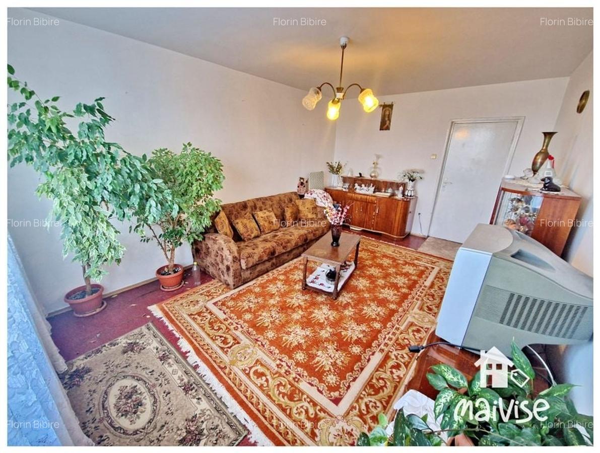 Apartament 3 camere de vanzare, zona Grivitei - 2