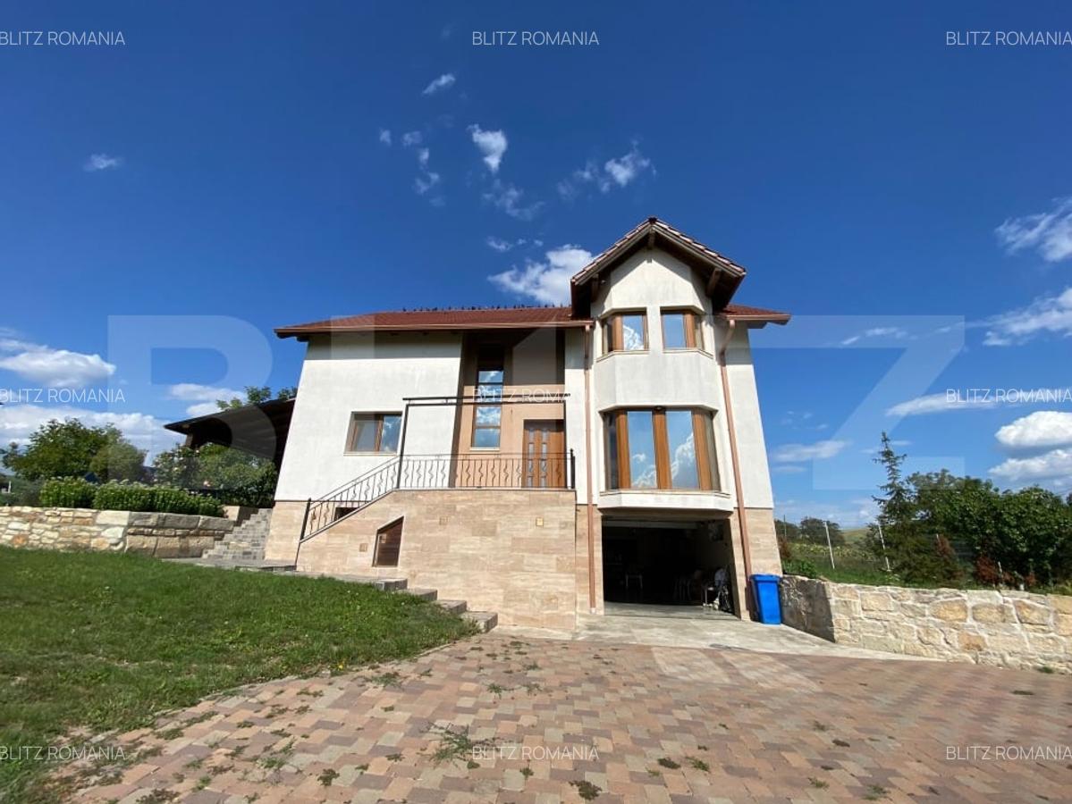 Casa spatioasa cu teren generos de 1600 mp, ideala pentru locuinta sau investiti - 1