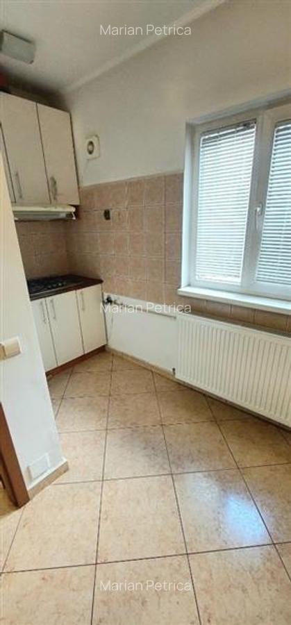 Apartament cu 3 camere decomandat în Tei - 8