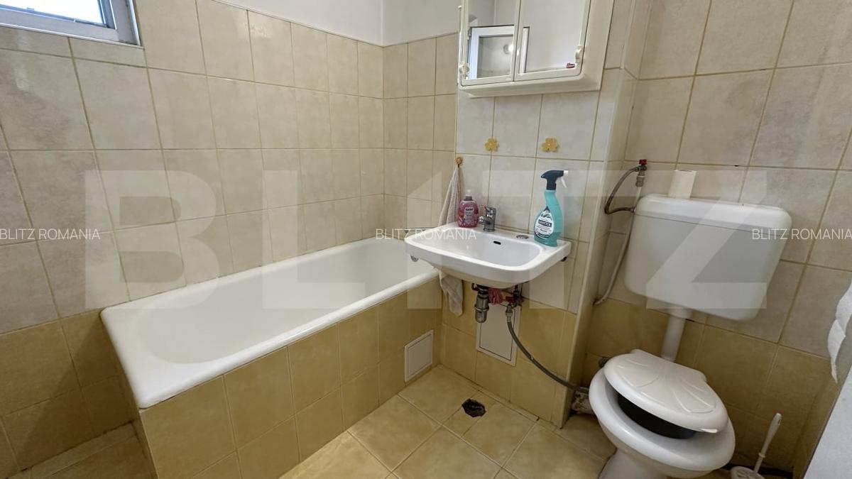 Apartament decomandat cu trei camere si doua bai, zona Iosia - 9