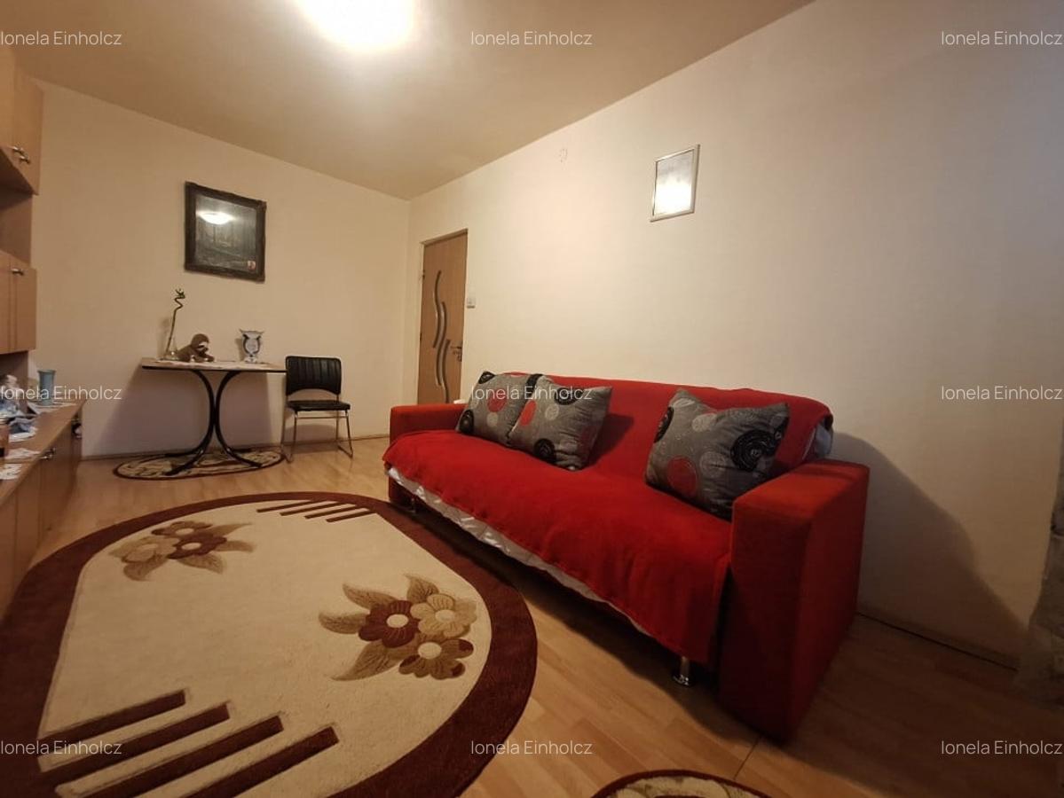 Apartament 2 camere, 35 mp, decomandat, etaj 4/5, zona Spitalul Judetean - 1