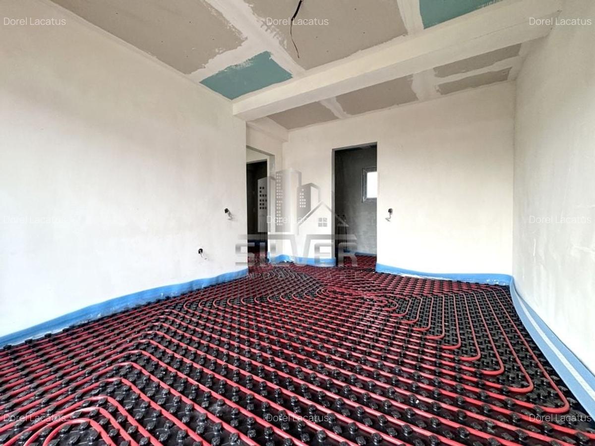 Casa alipita prin garaj/Teren 417 mp/CF. - 18