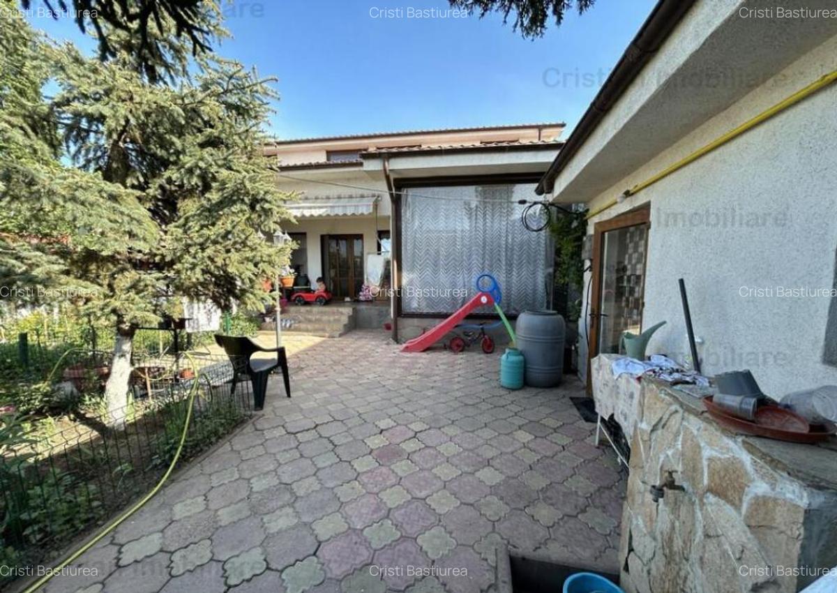 Vila P M caramida 240 mp teren ,170mp construiti Chercea-I - 2