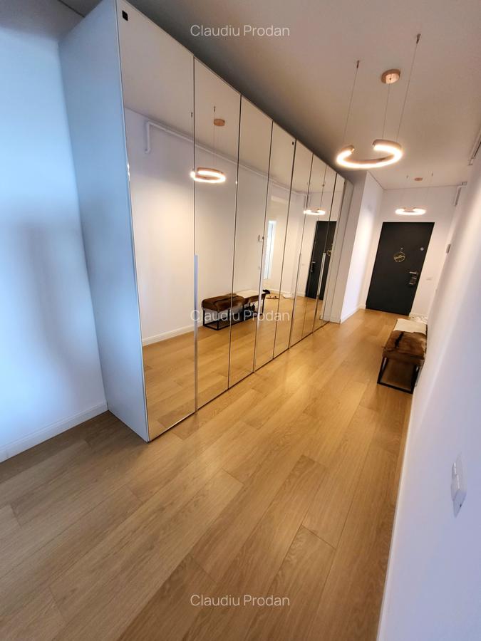 Apartament cu 3 camere decomandat în - 6
