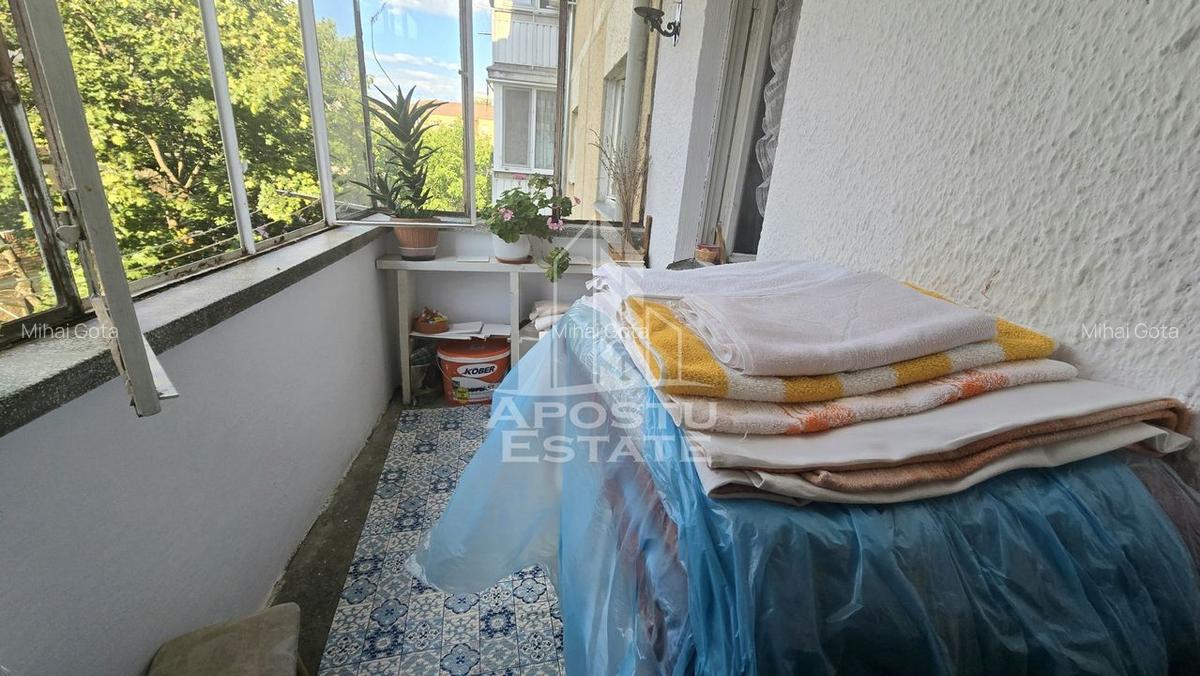 Apartament cu 2 camere, decomandat, etaj intermediar, zona Soarelui - 7