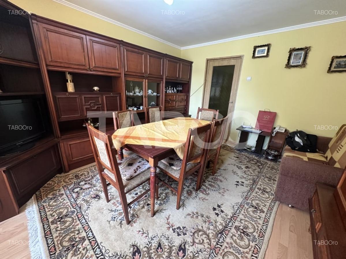 Apartament cu 3 camere decomandat, mobilat în Central - 4