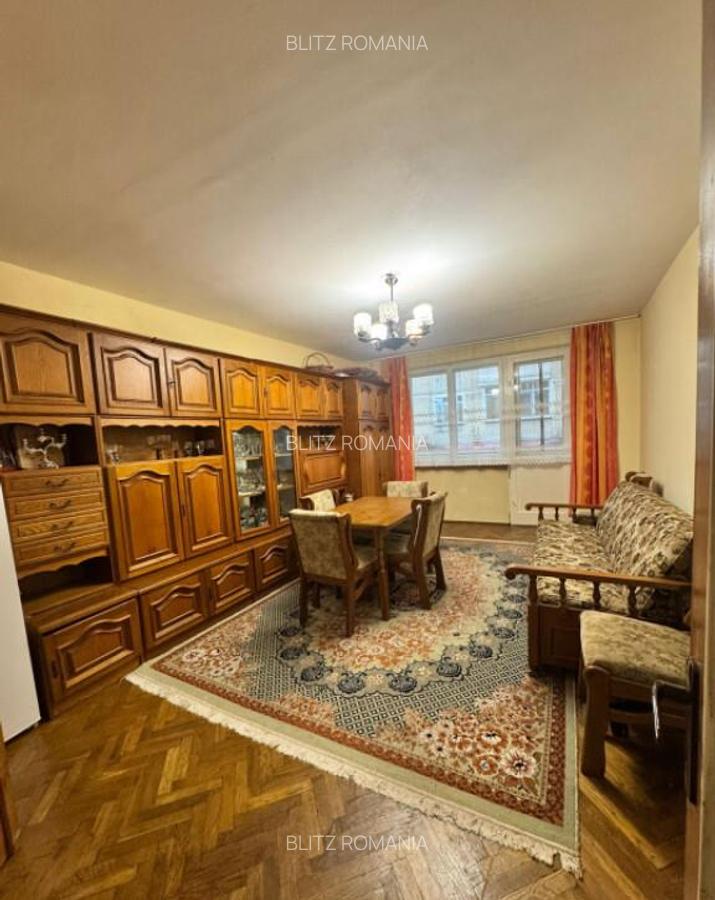 Apartament spa?ios, 3 camere, parter inalt zona lini? - 9