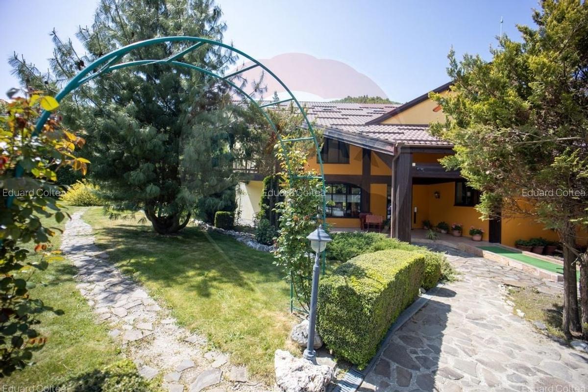 Hotel/Pensiune, 500 mp în Moieciu de Jos - 1