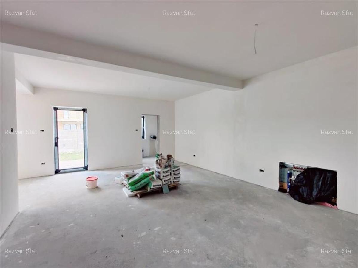 Casă cu 3 camere în Moșnița Nouă - 6