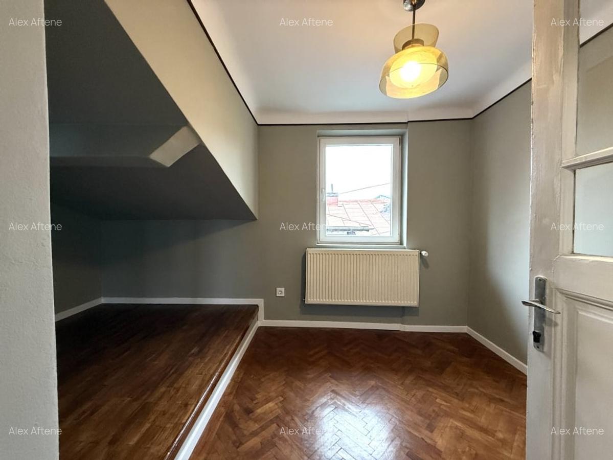 Casa renovata, ideala pentru firma sau locuinta, cu curte, in Crangasi - 5