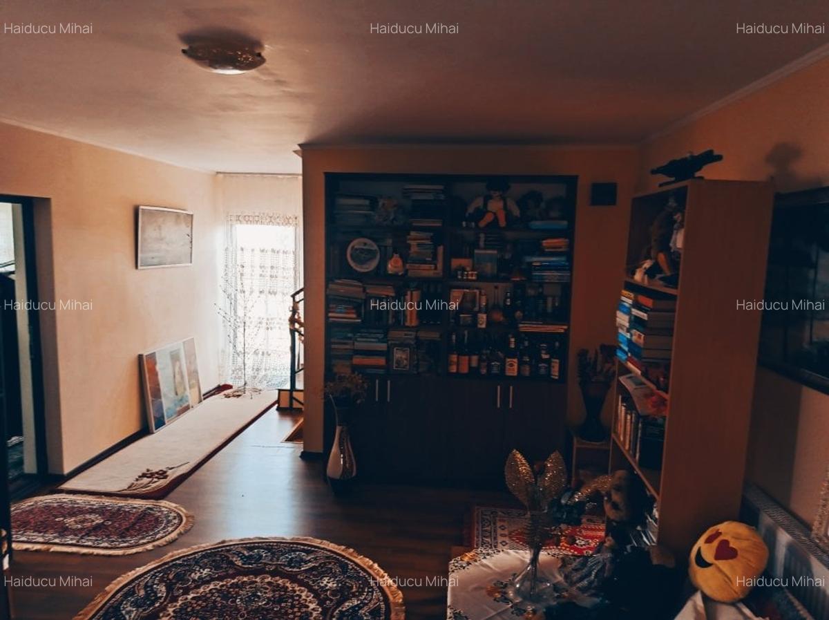 Casă cu 9 camere în Central - 18