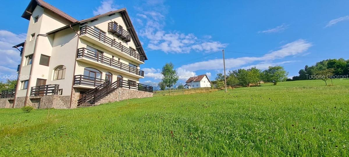 Pensiune - Moeciu de Jos - sat Simon - D+P+ 2 etaje+ M - 1