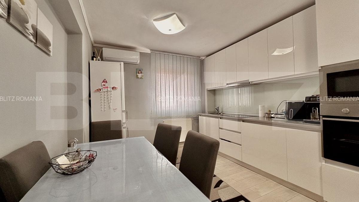 Apartament 3 camere,  etaj intermediar cu lift, parcare, zona Rogerius - 1