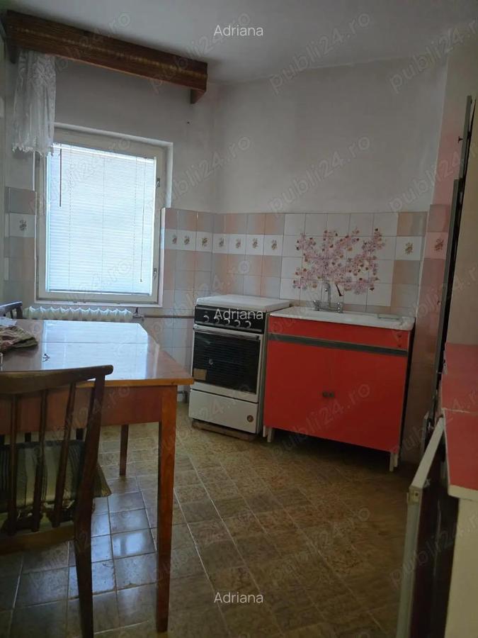 De vanzare apartament cu 2 camere in zona Soarelui - 1