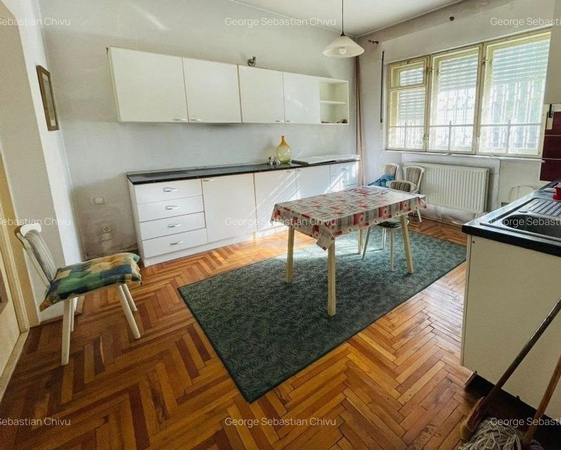 Casa solida in zona De Mijloc - Colina Universitatii - 4