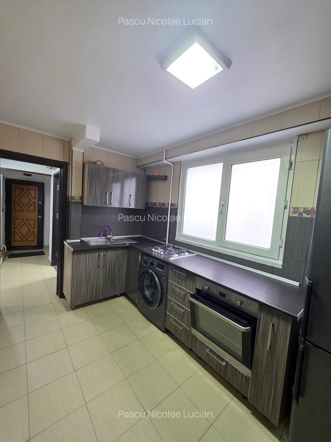 EROII REVOLUTIEI, str. Vigoniei, metrou, decomandat, 50 mpu, renovat, parcare - 12