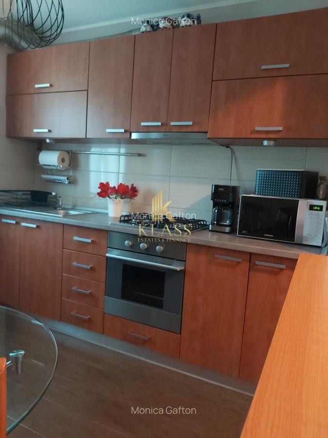 Apartament 3 camere semidecomant, etaj 4/4 - 2