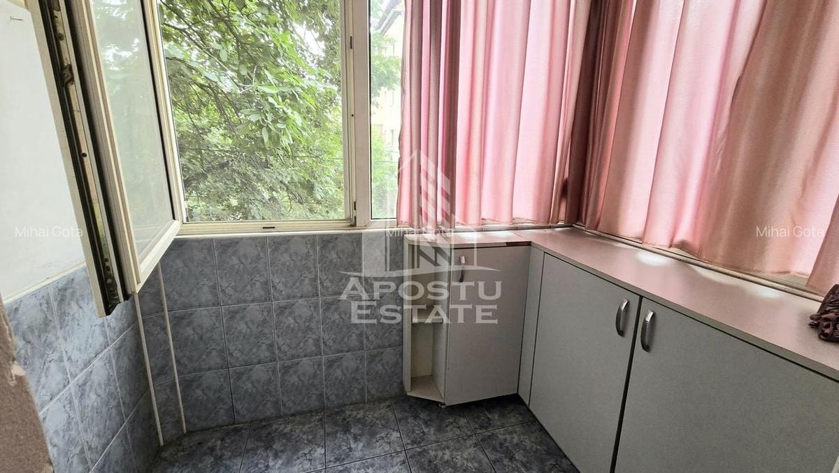 Apartament cu 2 camere, etaj intermediar, decomandat, zona Lipovei - 9