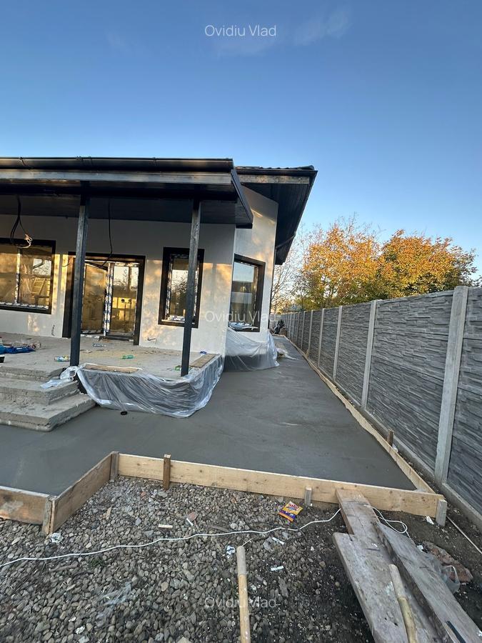 FARA COMISIOANE in Gulia vatra Satului la drum asfaltat casa 4 camere 2 bai P+M - 32