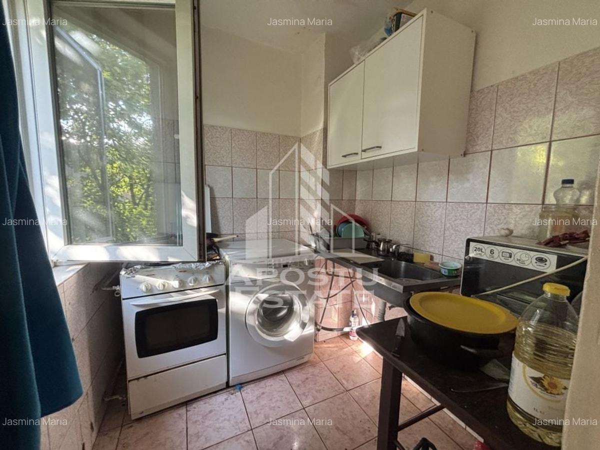 Apartament cu 3 camere in zona Sagului, etaj intermediar - 4