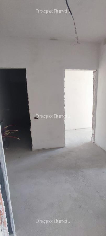 Apartament cu 2 camere decomandat în Apărătorii Patriei - 5
