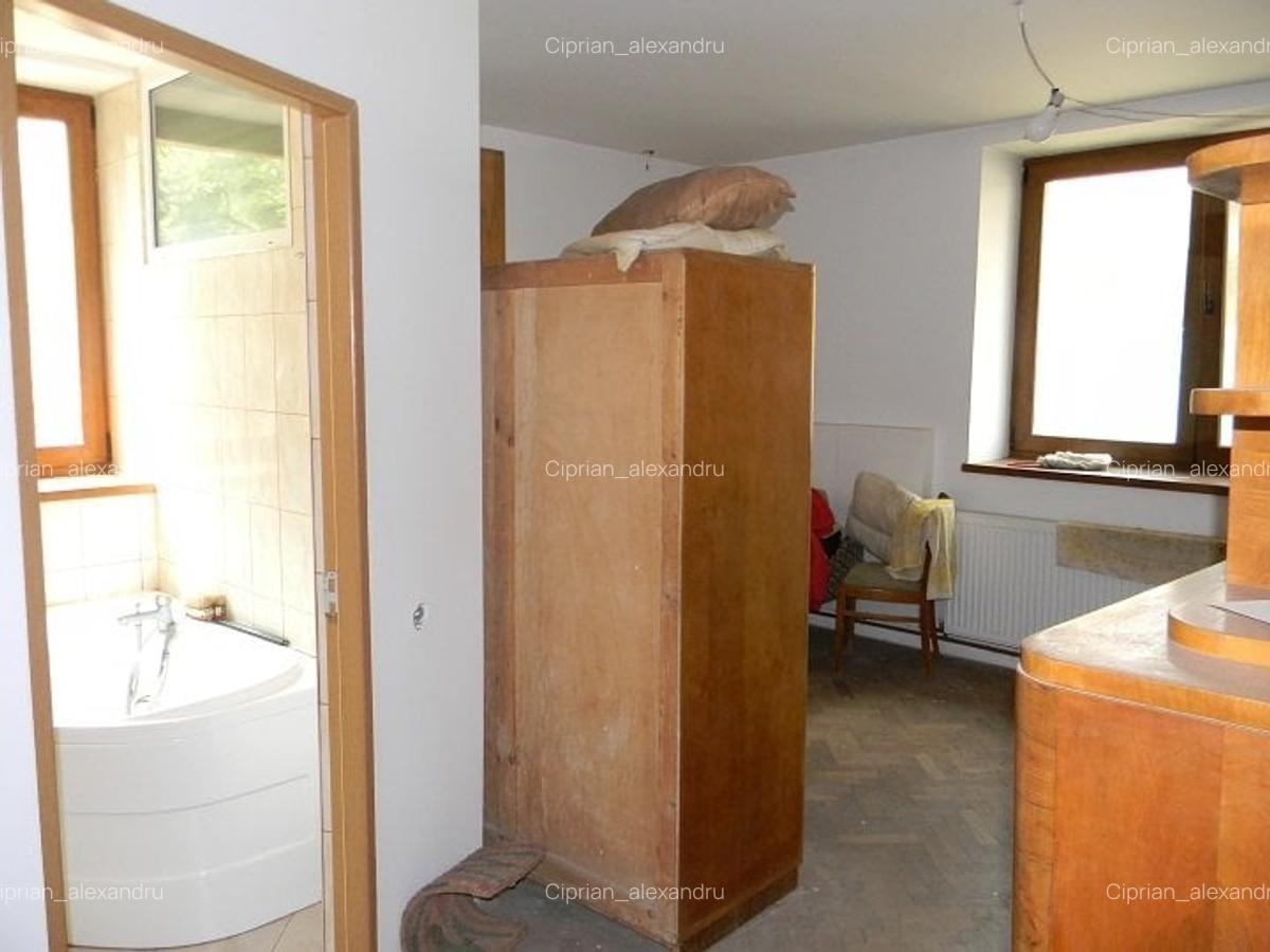 Casă cu 5 camere în Bartolomeu - 4