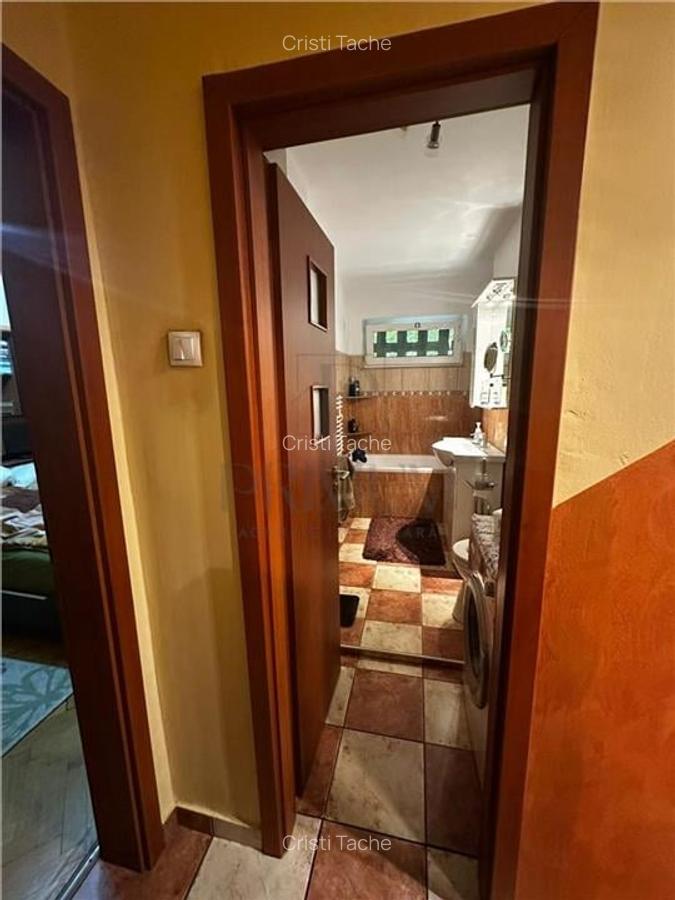 CIRCUMVALATIUNII - ETAJ 1 - BLOC IZOLAT - 4 camere - 2 bai - debara - decomandat - 6