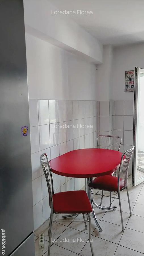 Inchiriez apartament 3 camere - 1