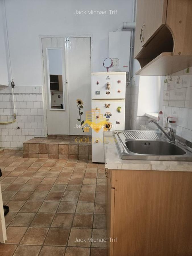 1 camera, Piata Unirii, Piata Muzeului, BCU, Meron, Marty, KFC - 2