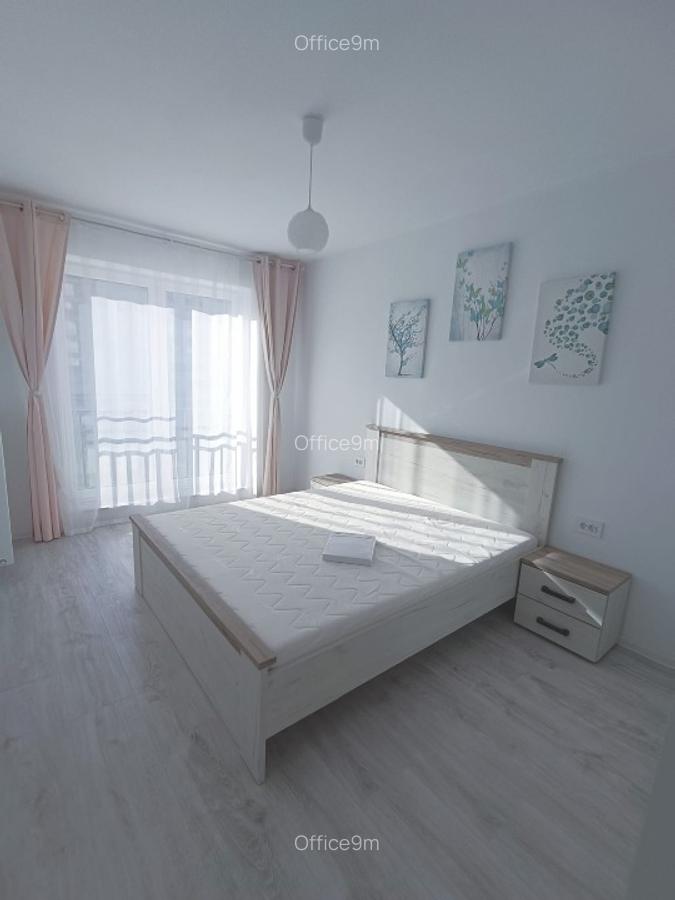 Mall Coresi - apartament 2 camere decomandat - boxa - loc de parcare propriu - 4