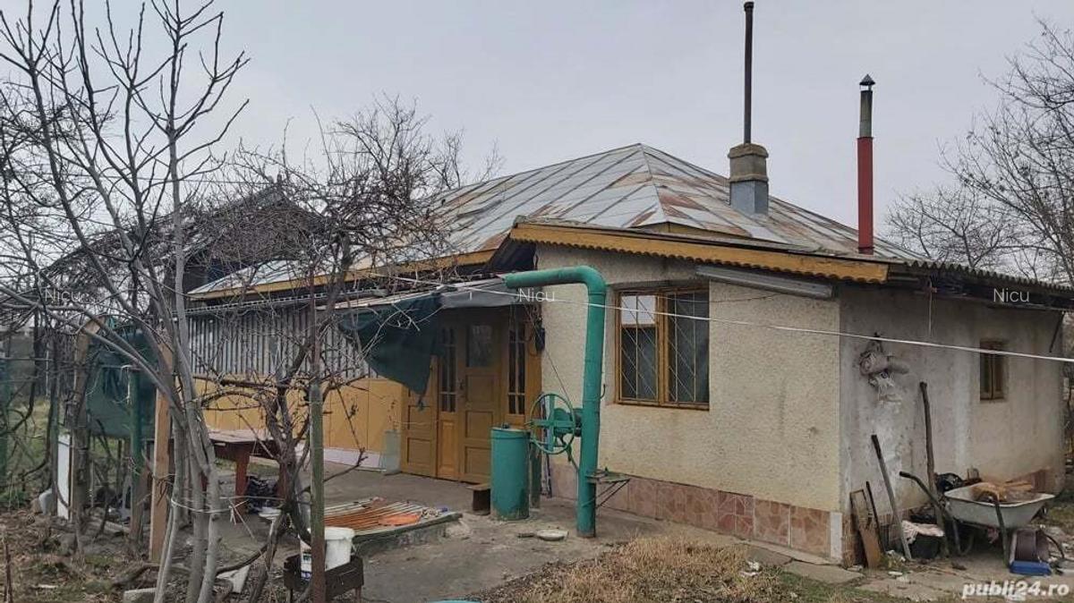 Vand casa cu curte in jud Calara?i - 1