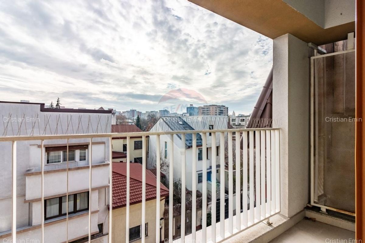 Apartament cu 4 camere semidecomandat, mobilat în Eminescu - 22
