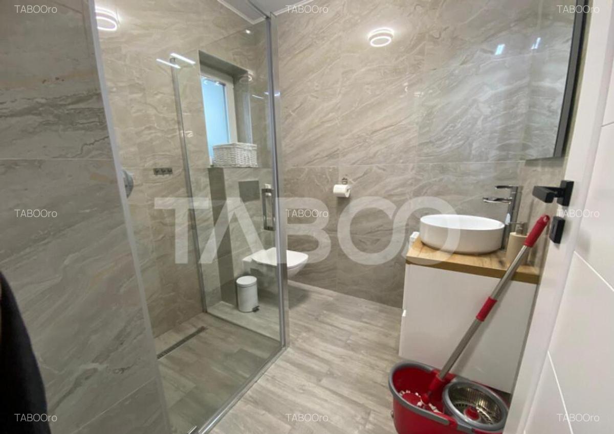 Casa tip duplex complet utilata singur in curte cu loc de pa - 9