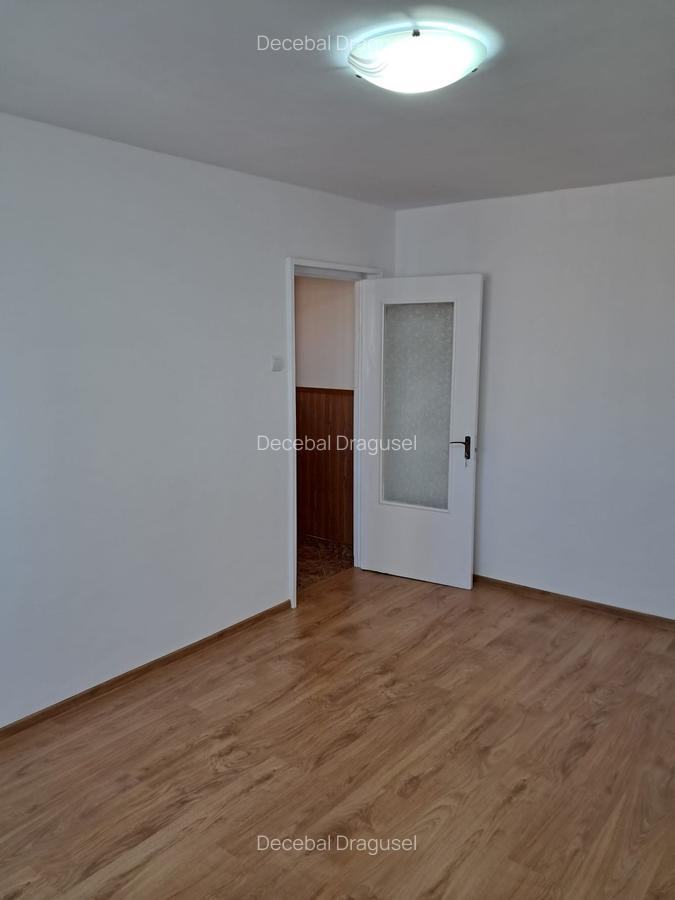 Apartament cu 3 camere decomandat în Griviței - 5