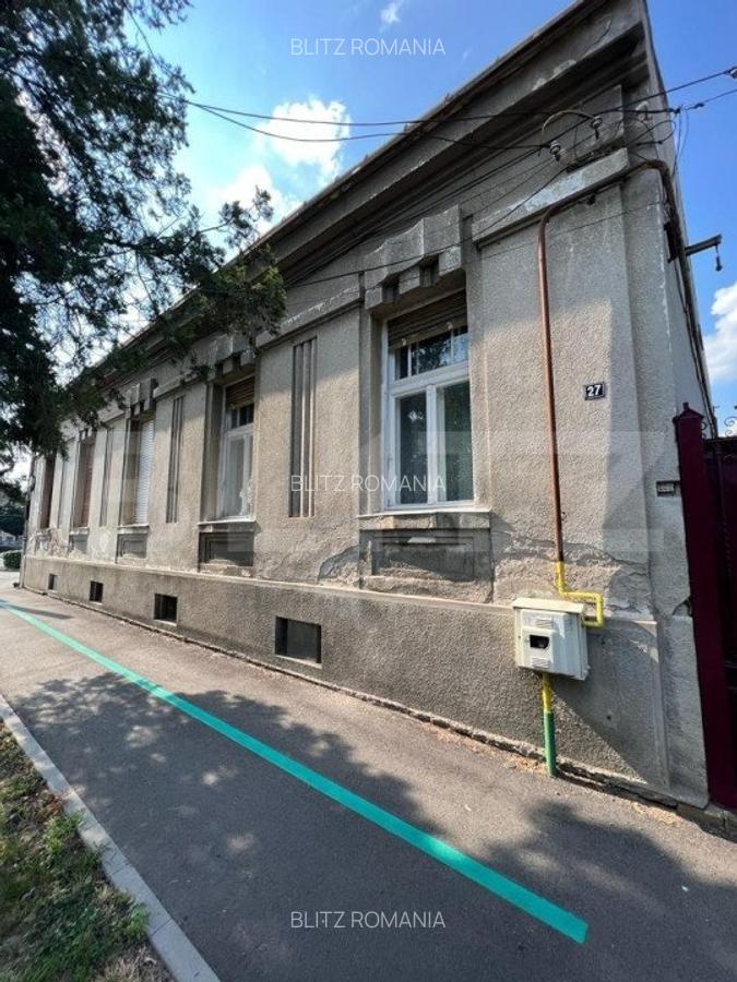 Casa individuala 220 mp, teren 2100 mp, zona Titulescu - 1
