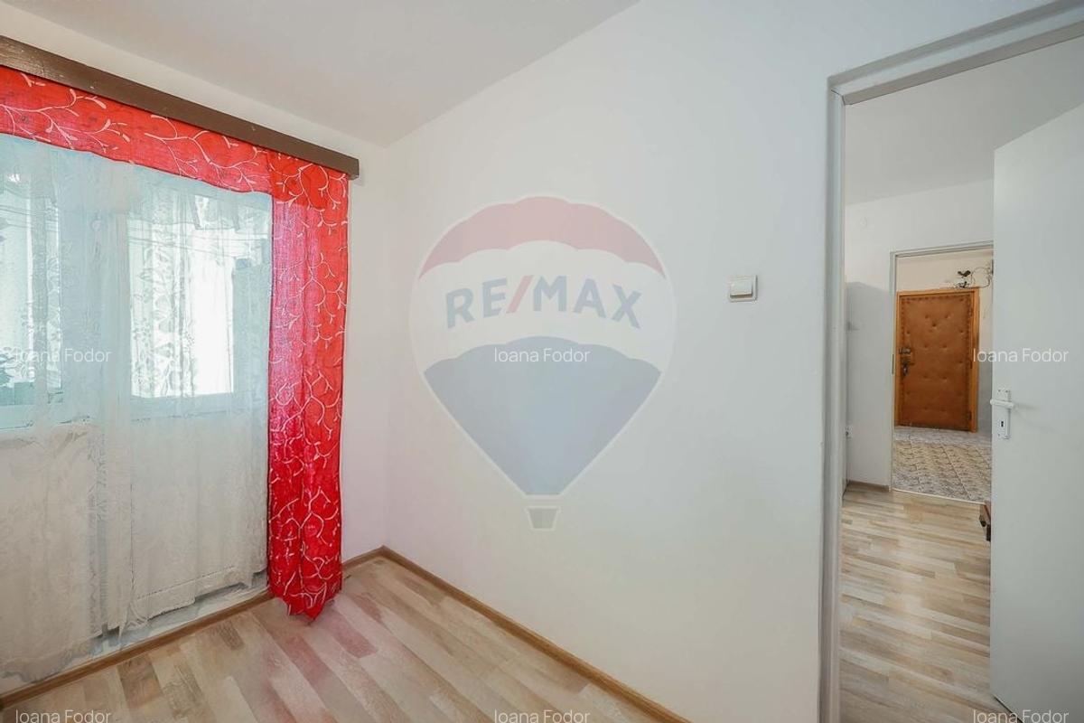 Apartament cu 2 camere de vanzare, etaj 1, in zona Rogerius - 8