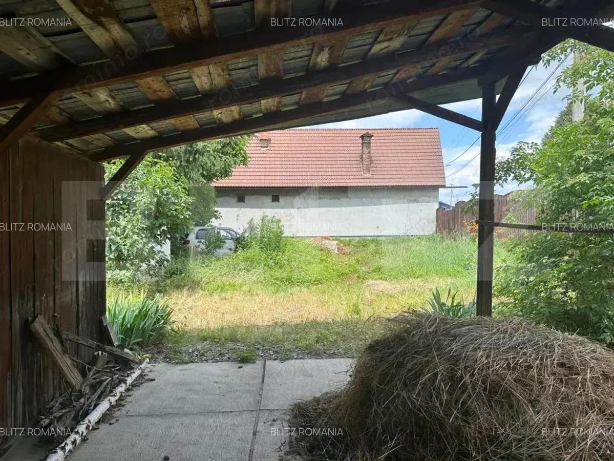 De vanzare teren generos cu casa, zona centrala, Sacele - 6