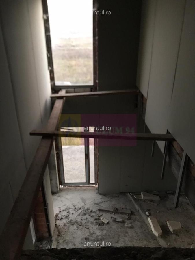 Vila la rosu Zarnesti- Mitropolit Metianu cu vedere superba spre munte - 16