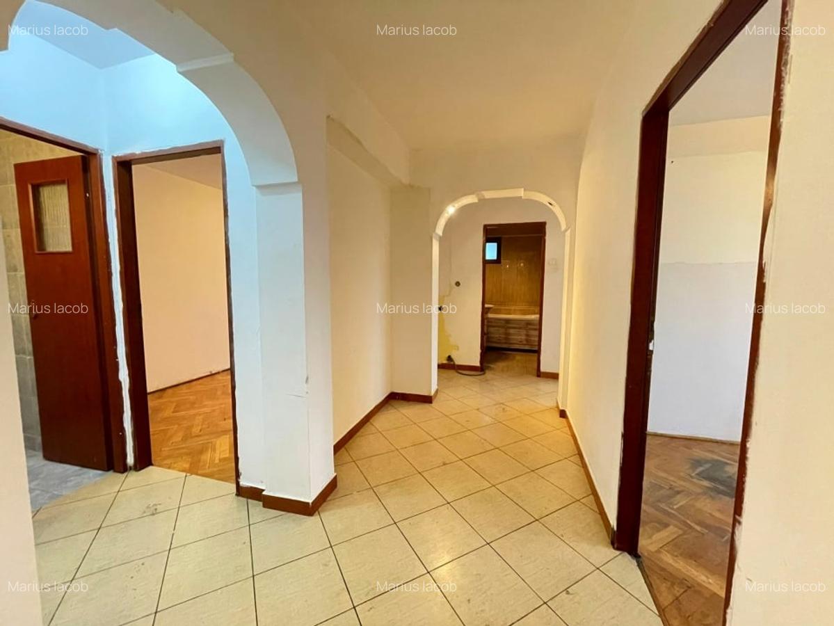 Apartament 4 camere-Podu Ros-Palas-sens giratoriu - 15