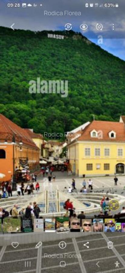 Casa -curte cu acces auto- Centrul Vechi- langa Piata Sfatului - 1