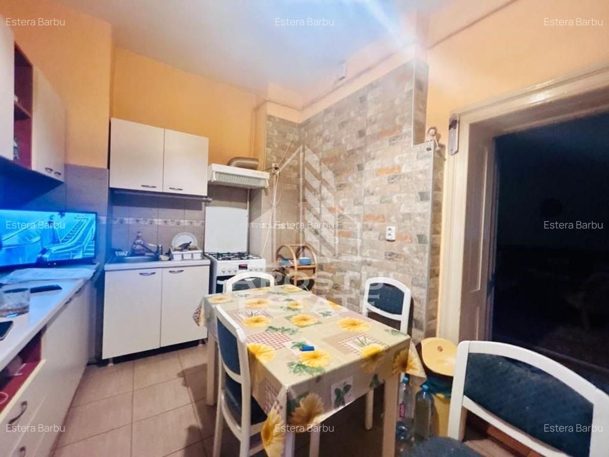 Apartament cu 3 camere semidecomandat, mobilat în P-ța Unirii - 6