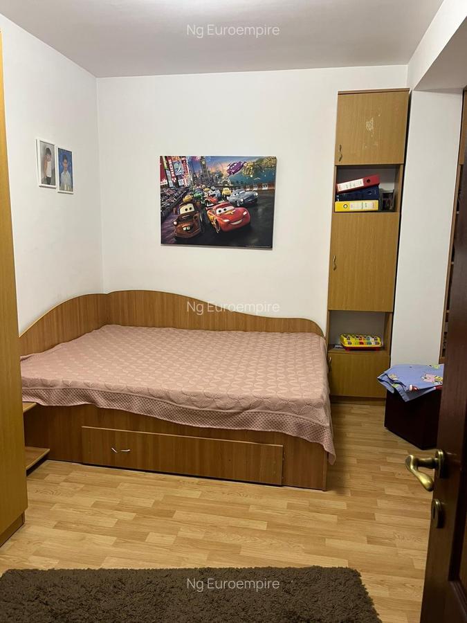 Casa de inchiriat cu 4 camere, zona INEL II - 10