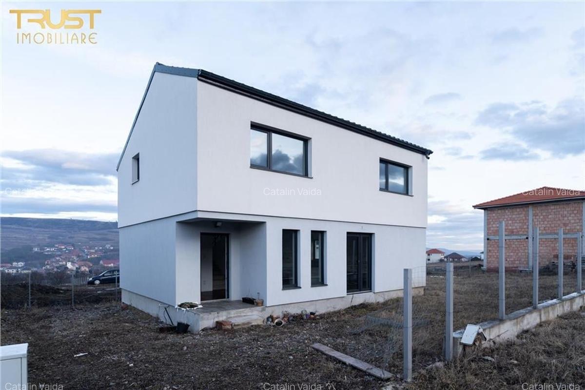 Casă cu 4 camere în Chinteni - 1